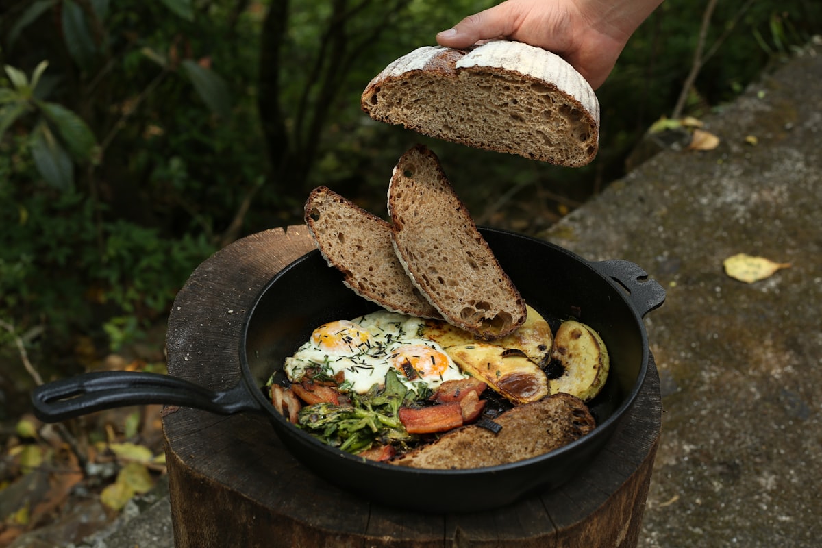 Slow cooking method in a clay pot for sustainable meal preparation